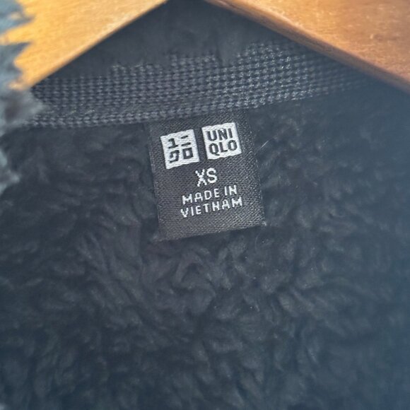Uniqlo Womens XS X-Small Medium Weight Green Vest Full Zip Sherpa Winter GUC - Picture 7 of 8